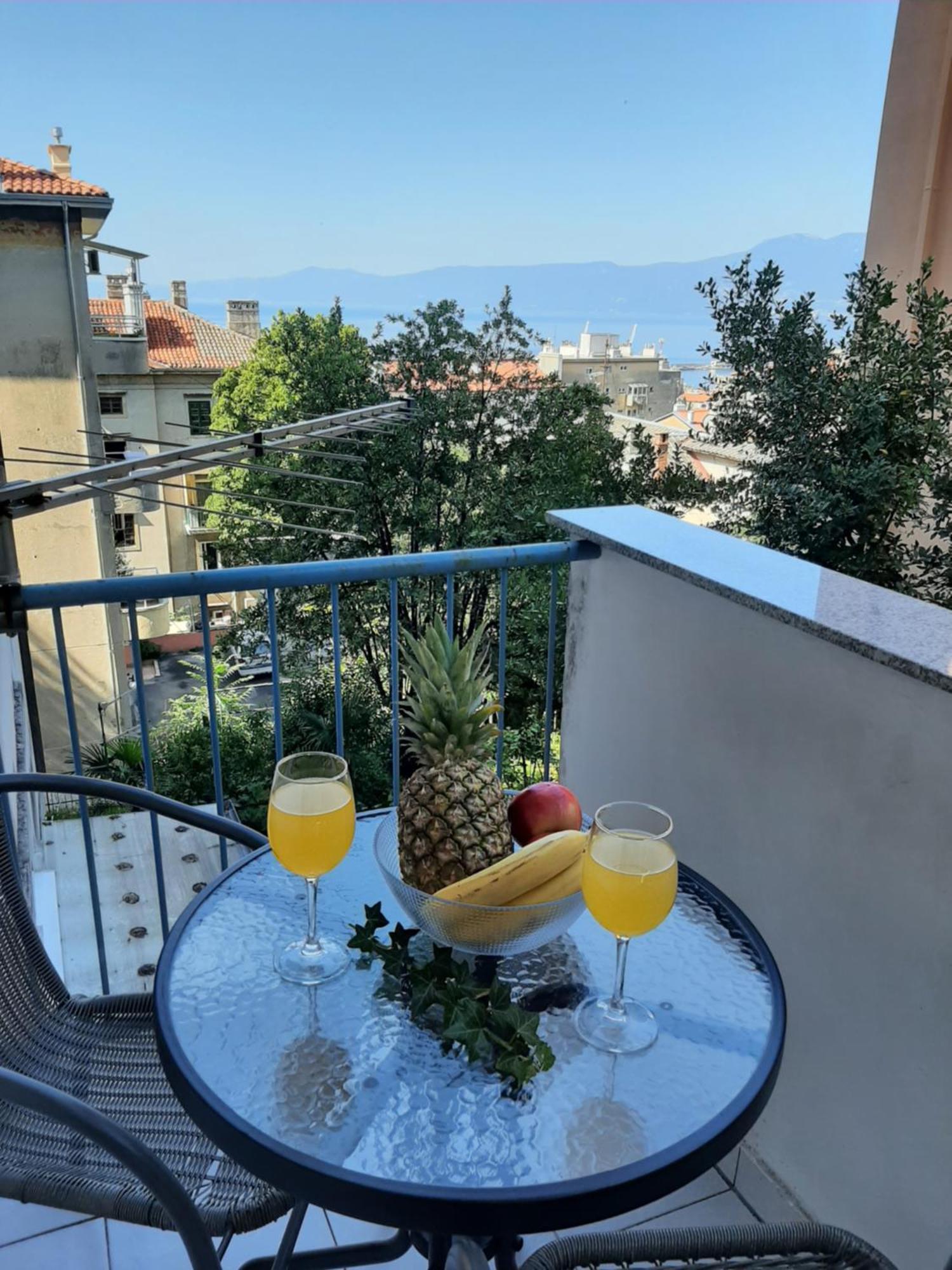Apartman Amarena *